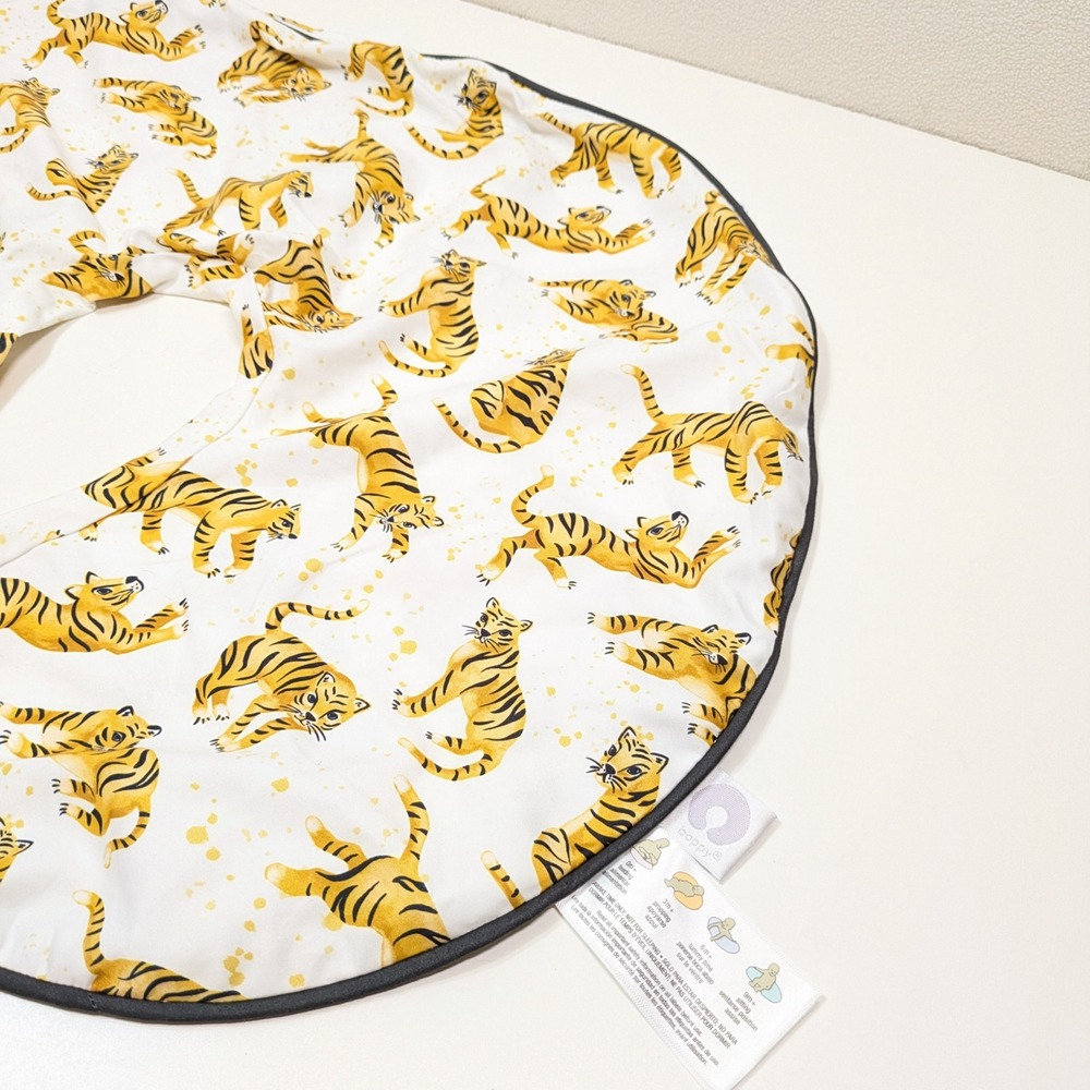 RARE Boppy Original Nursing Pillow Cover Tiger Print Safari Discontinued 2020 - Picture 3 of 8